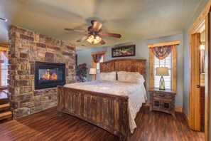 House, Multiple Beds, Hot Tub | 6 bedrooms, individually decorated, individually furnished, desk - Aqua Paradise - Six Bedroom Chalet (Gatlinburg)