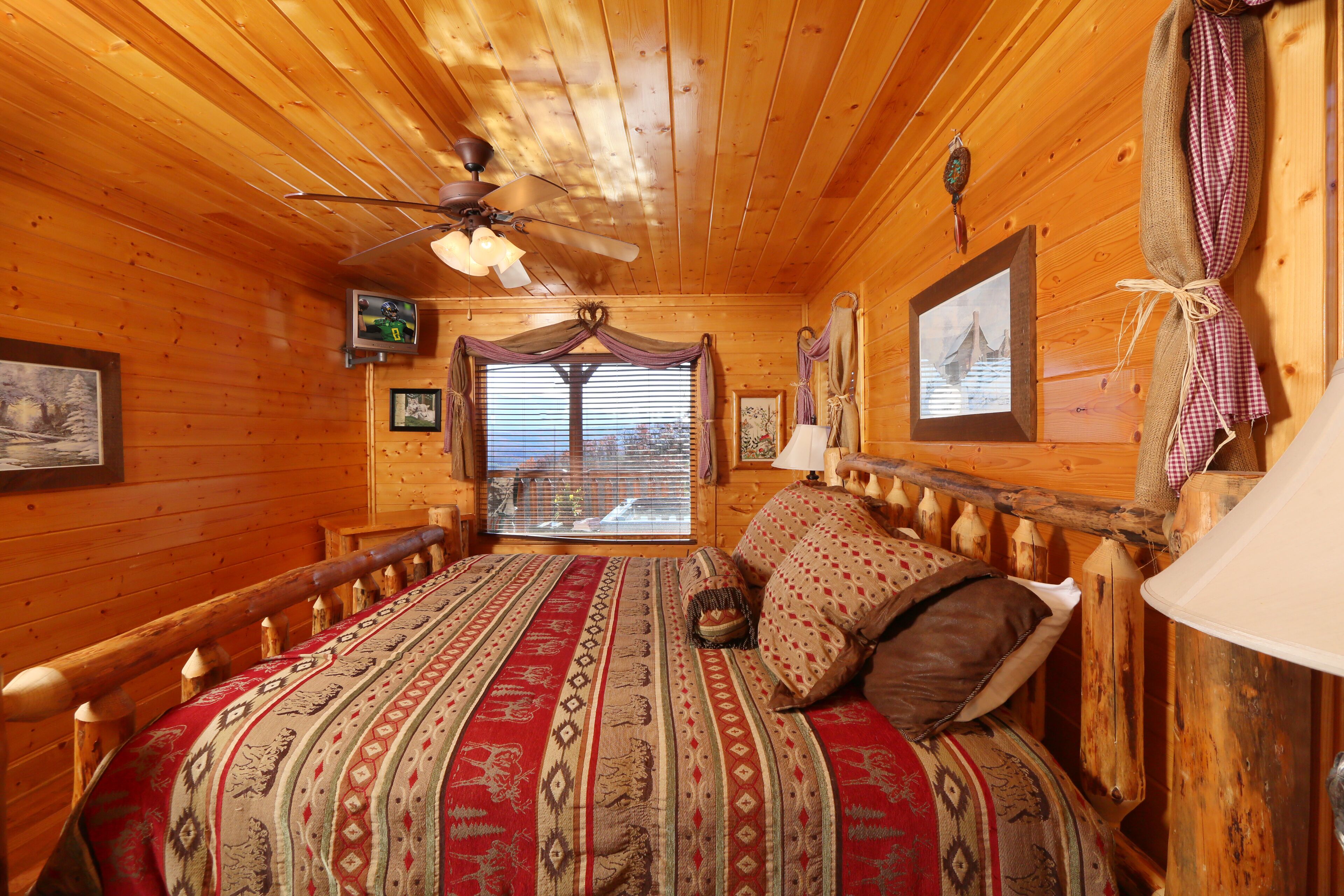 Cabin, Multiple Beds, Hot Tub, Mountain View | 1 bedroom, individually decorated, individually furnished, free WiFi