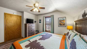 House, Multiple Beds, Hot Tub | 2 bedrooms, individually decorated, individually furnished, desk