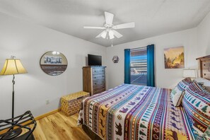 Hus, flere senger, spabadekar | 2 soverom, individuelt dekorert, individuelt innredet og skrivebord