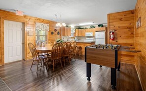 Private kitchen - Poplar Point Condo Unit 12E - Three Bedroom Condo (Pigeon Forge)