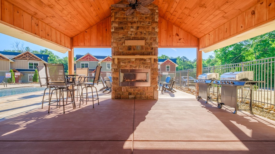 Misty Mountainside - Two Bedroom Chalet