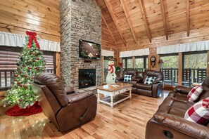 42-inch flat-screen TV with digital channels, fireplace - Mayberry - Three Bedroom Cabin (Sevierville)