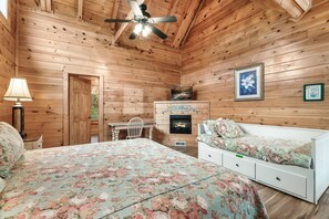 Cabaña, varias camas, hidromasaje | 3 habitaciones, decoración personalizada y muebles diferentes 