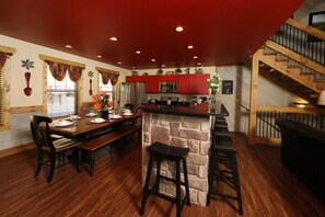 House, Multiple Beds, Hot Tub | Private kitchen | Fridge, microwave, oven, stovetop - Movie DiveInn - Four Bedroom Chalet (Gatlinburg)