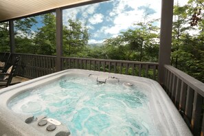 Appart'hôtel, plusieurs lits, bain à remous, vue montagne | Vue de la chambre