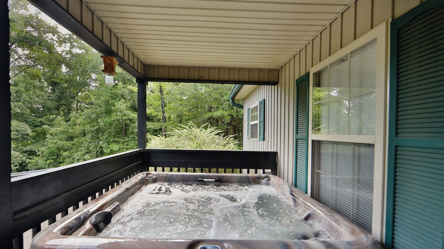 Wildwood Falls 4 - Two Bedroom Chalet