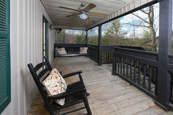 Property grounds - Wildwood Falls 4 - Two Bedroom Chalet (Pigeon Forge)