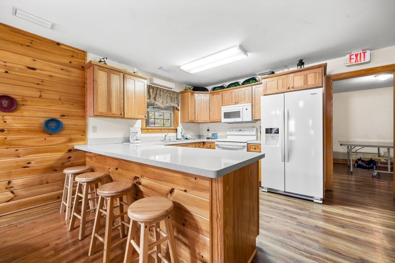 Condo, Multiple Beds, Hot Tub | Private kitchen | Fridge, microwave, oven, stovetop