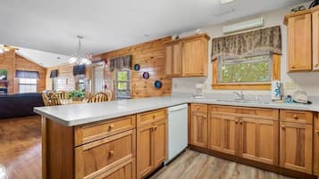 Kondominium, Beberapa Tempat Tidur, hot tub | Dapur pribadi | Lemari es, microwave, oven, dan kompor