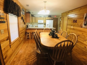 Dining - Briarstone Lodge Condo 13B - Two Bedroom Condo (Pigeon Forge)