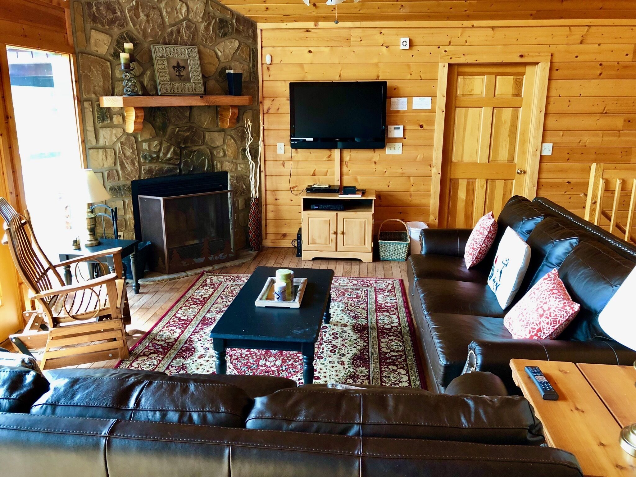 Cabin, Multiple Beds, Hot Tub, Mountain View | Living room | TV, fireplace