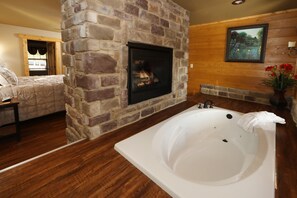 House, Multiple Beds, Hot Tub | Bathroom