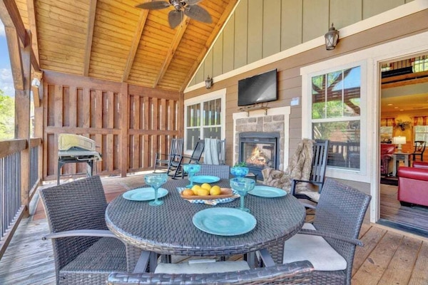 ハウス ベッド (複数台) プライベートプール | 屋外ダイニングエリア