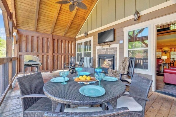 Talo, useita sänkyjä, yksityinen uima-allas | Ulkoruokailutilat