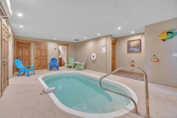 Indoor pool, outdoor pool