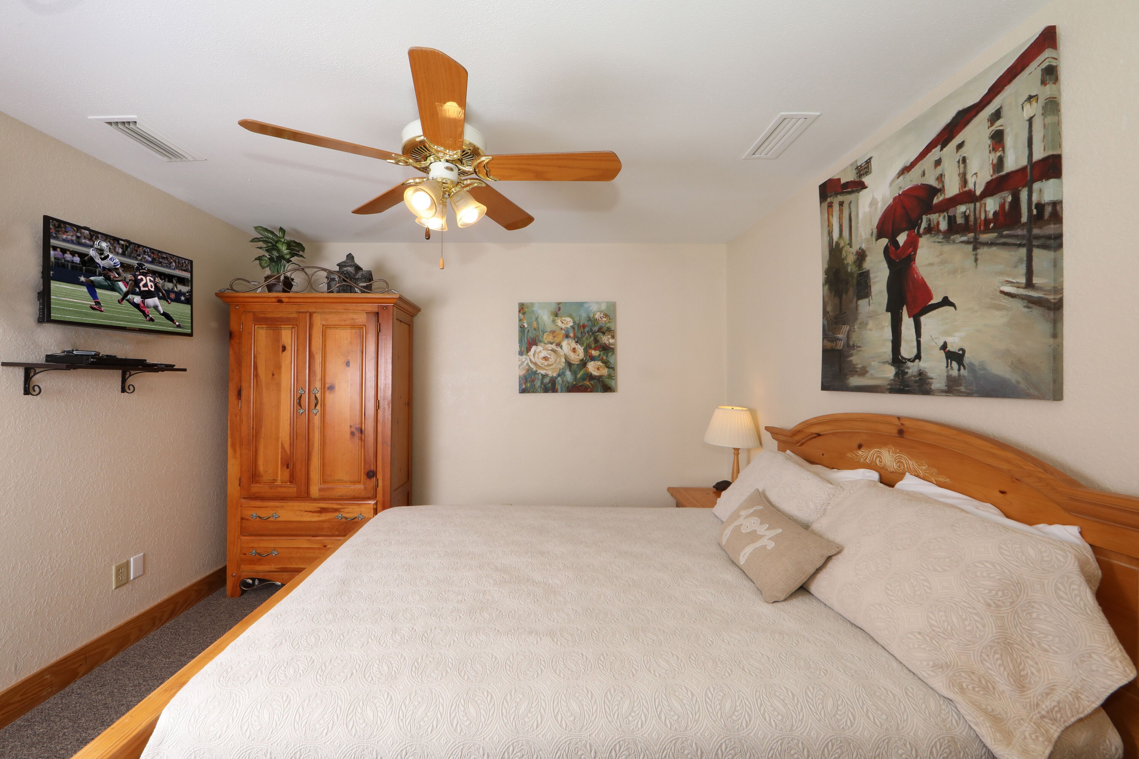 2 bedrooms, individually decorated, individually furnished, desk