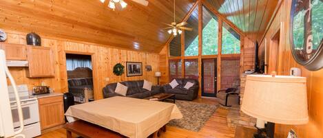 Cabana, várias camas, banheira de imersão | Cozinha privada | Geladeira, micro-ondas, fogão, cooktop