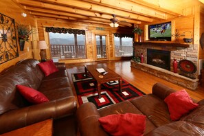 小屋, 多張床, 熱水浴缸, 山景 | 客廳 | 電視、壁爐、MP3 底座