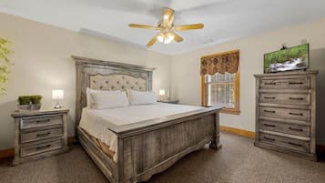 Condo, Multiple Beds, Hot Tub | 2 bedrooms, individually decorated, individually furnished, bed sheets