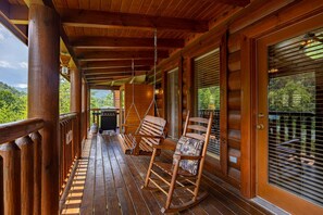 Terrace/patio - MooseBehaving - Two Bedroom Cabin (Sevierville)