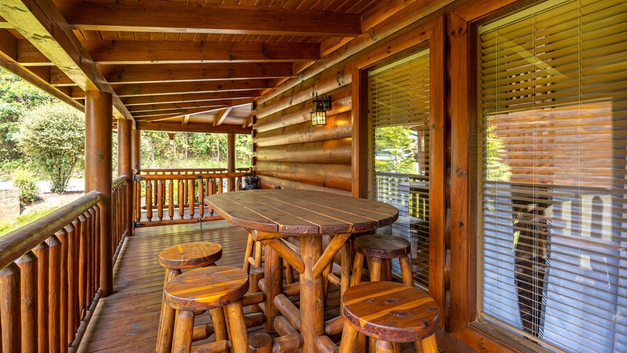MooseBehaving - Two Bedroom Cabin