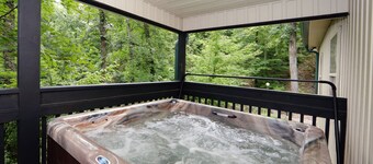 Cedar Falls 8 - Three Bedroom Chalet