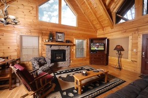 Cabin, 5 Bedrooms, Fireplace | Living room
