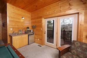 Cabin, 5 Bedrooms, Fireplace | Private kitchenette