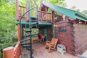 Property grounds - Secluded Escape - One Bedroom Cabin (Sevierville)