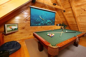 Games room - Mountain Fun - One Bedroom Cabin (Sevierville)