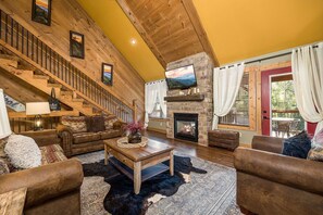 House, Multiple Beds, Hot Tub | Living area