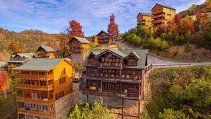 Exterior - Picture Perfect- Seven Bedroom Cabin (Sevierville)