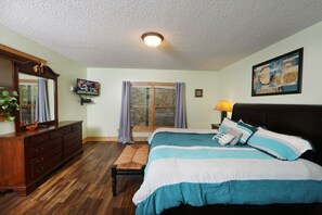 Cabin, Multiple Beds, Hot Tub | 5 bedrooms, individually decorated, individually furnished, desk