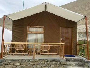 Property grounds - MOUNTY 1014 River Side Adventure Camp (Manali)