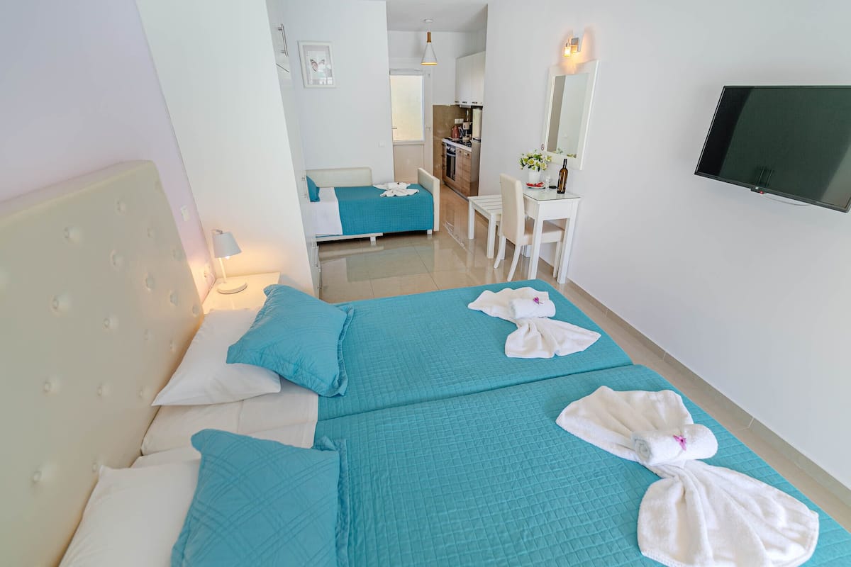 1 habitación, ropa de cama hipoalergénica y camas con efecto memoria