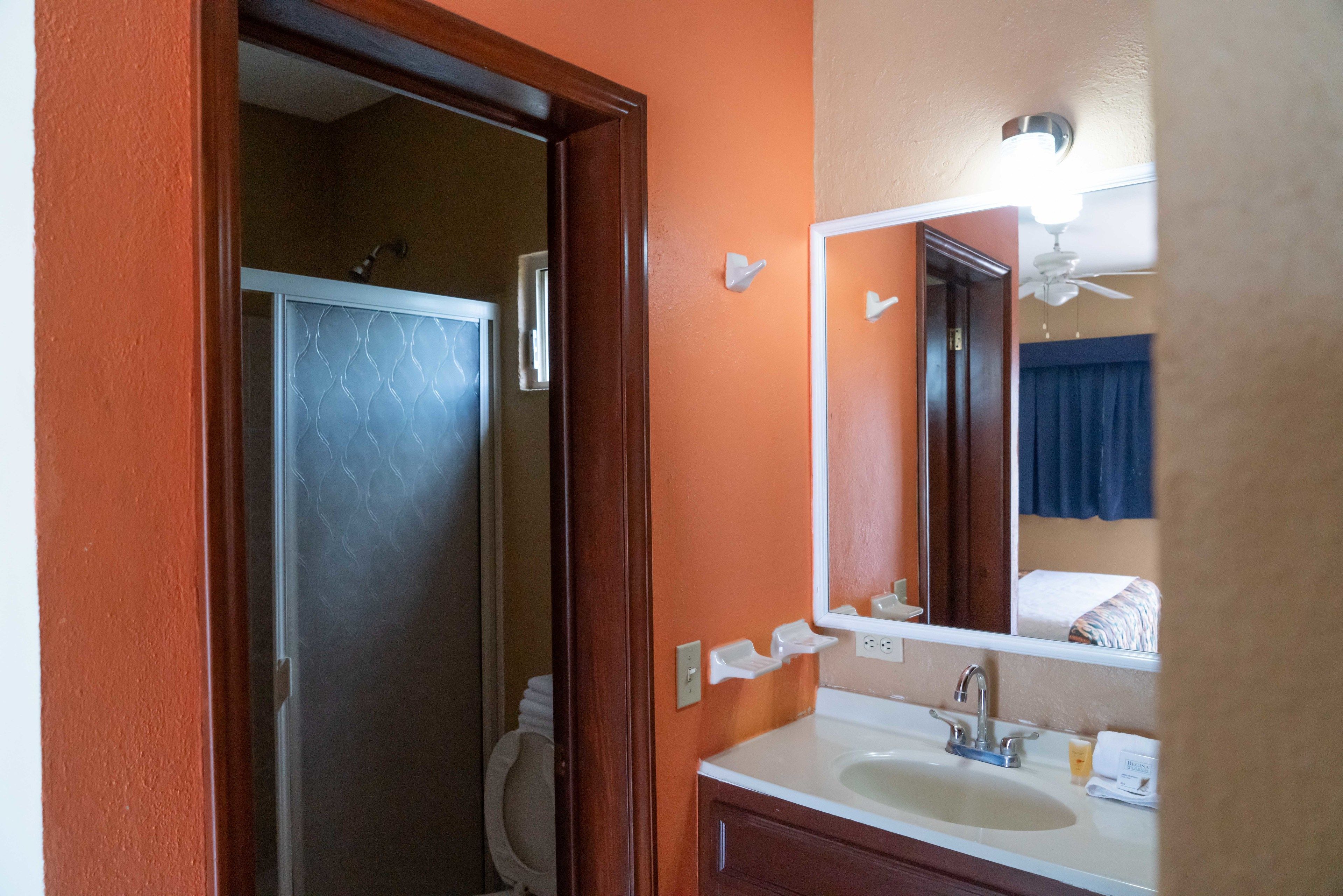 superior room | bathroom | shower, towels