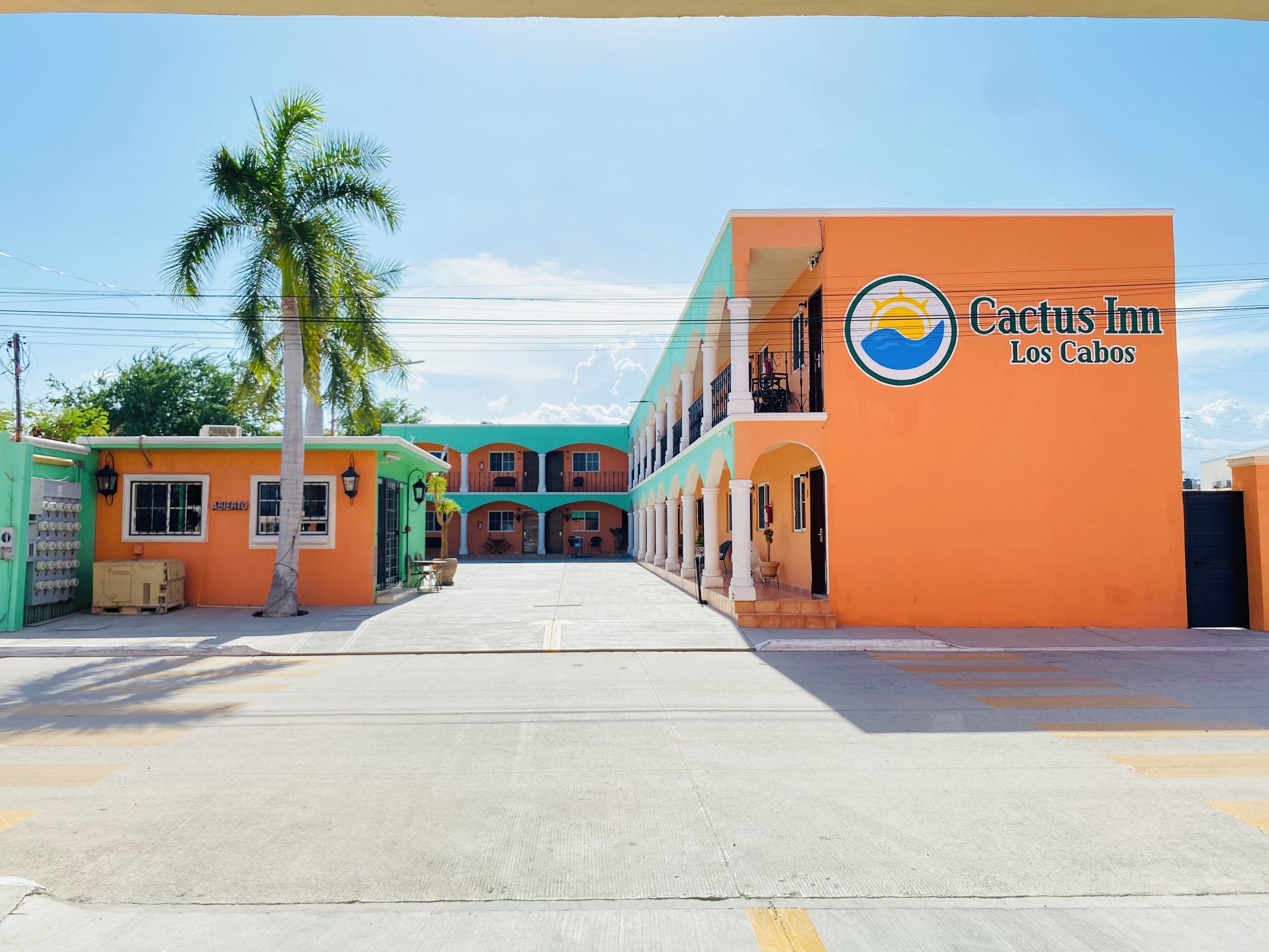 Vista frontal de la propiedad