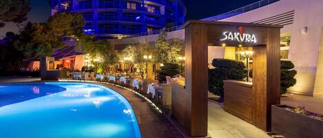 Indoor pool, outdoor pool