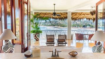 1 Br - Peninsula | Een kluis op de kamer, een strijkplank/strijkijzer, gratis wifi