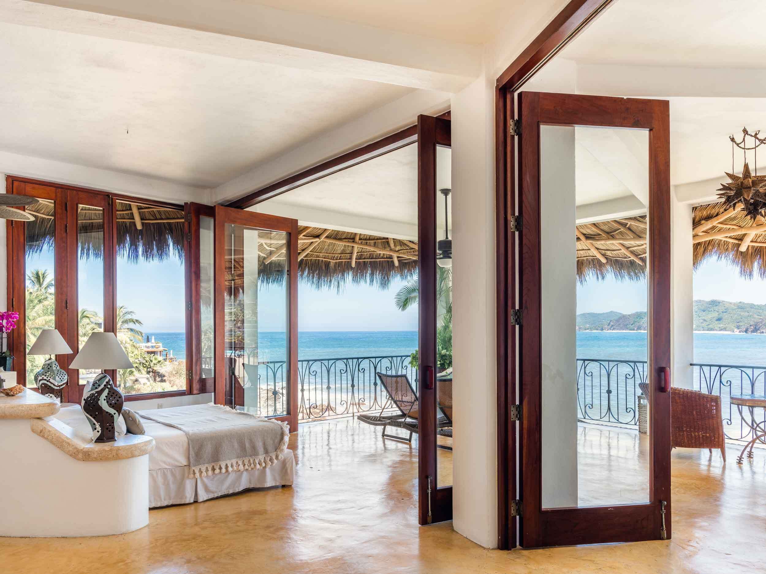 1 Br - Peninsula | Cofres nos quartos, ferros/tábuas de passar roupa, Wi-Fi de cortesia
