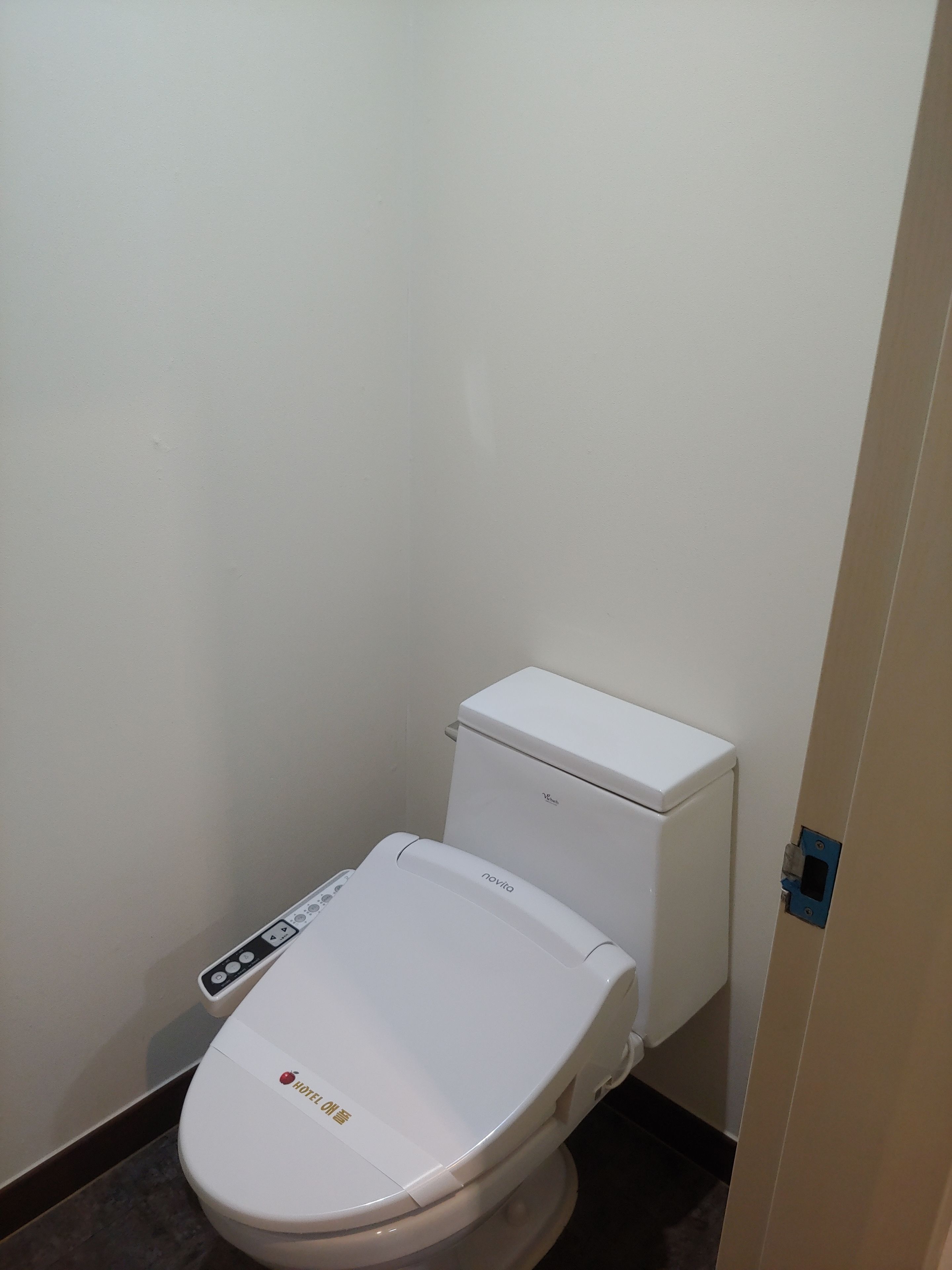 premium room | bathroom | separate bathtub and shower, rainfall showerhead, free toiletries