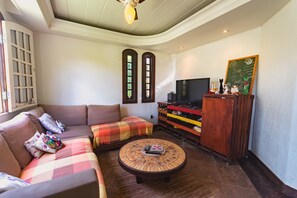 LCD TV - Casa grande em Salvador - Perto de praia (Salvador)