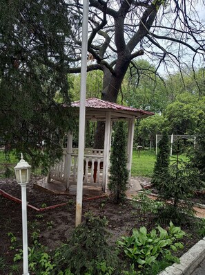 Garden - Kok-Tobe Almaty Hotel (Almaty)