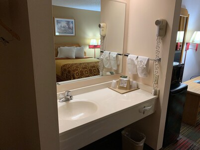 Budgetinn & Suites