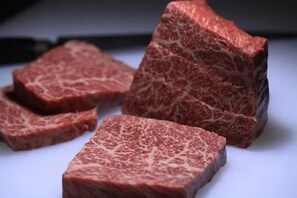 餐飲
