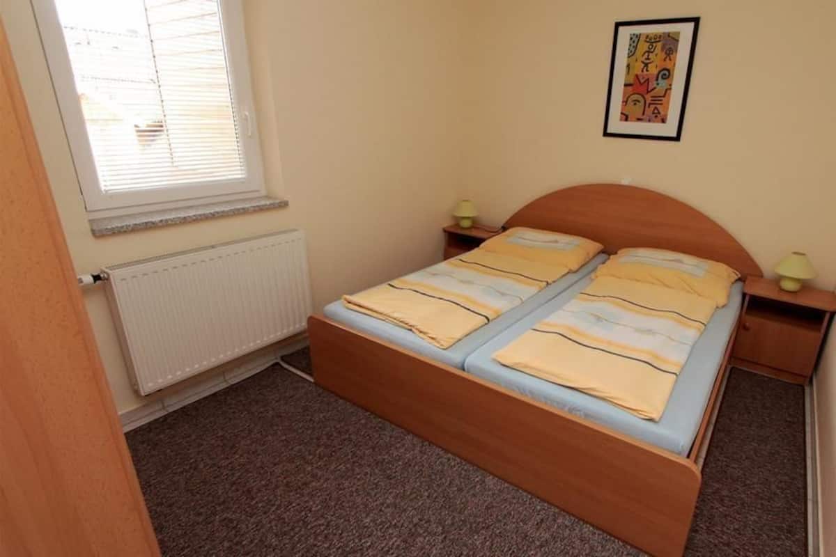 Standard Apartment, 1 Double Bed | Soundproofing, iron/ironing board, rollaway beds, free WiFi