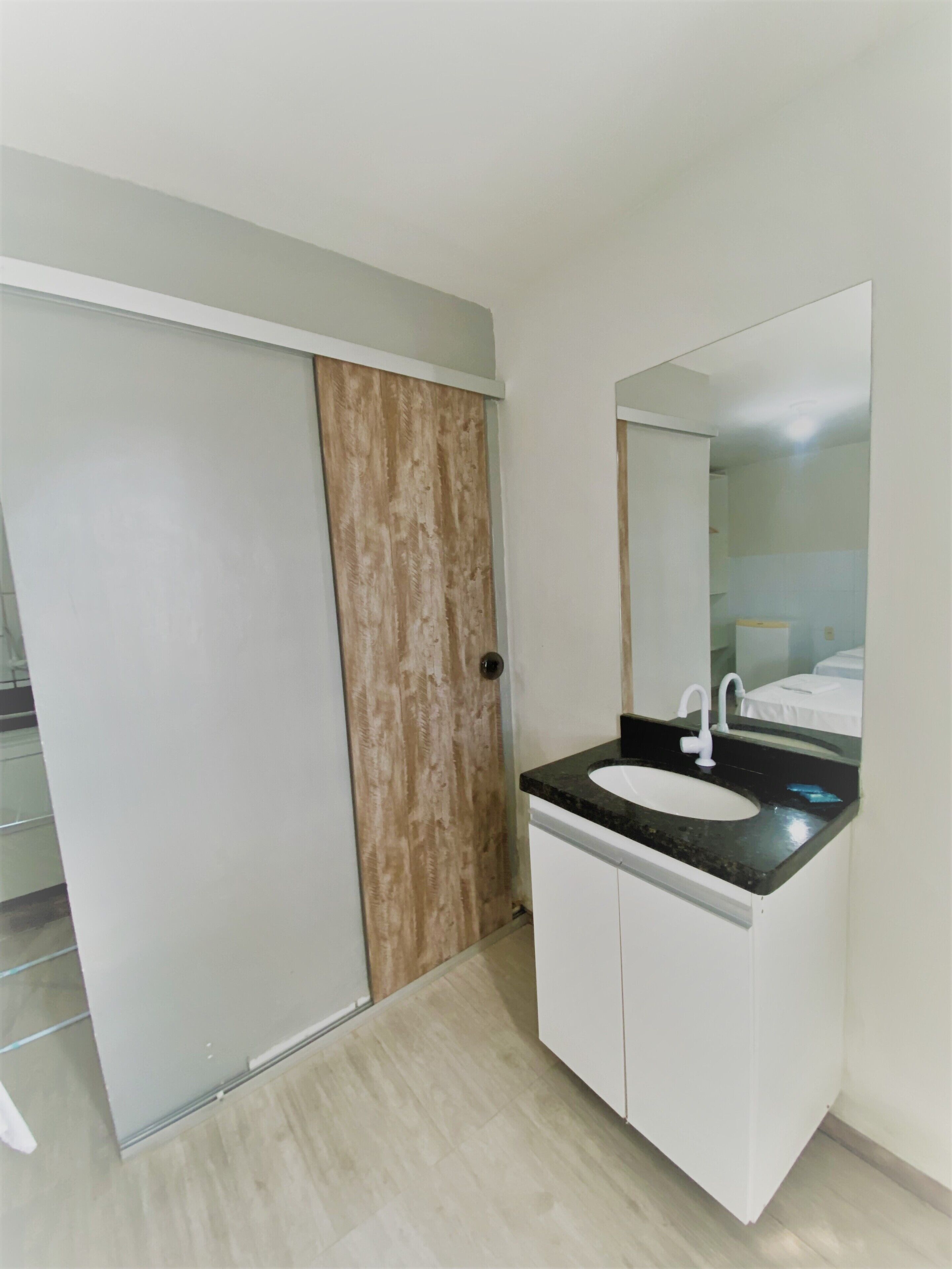 Estúdio standard | Cortinas blackout, ferros/tábuas de passar roupa, Wi-Fi de cortesia