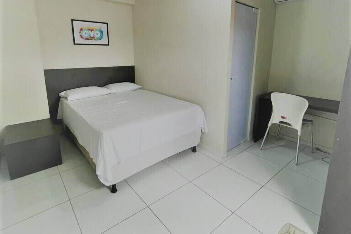 Deluxe Studio | Blackout curtains, iron/ironing board, free WiFi, bed sheets