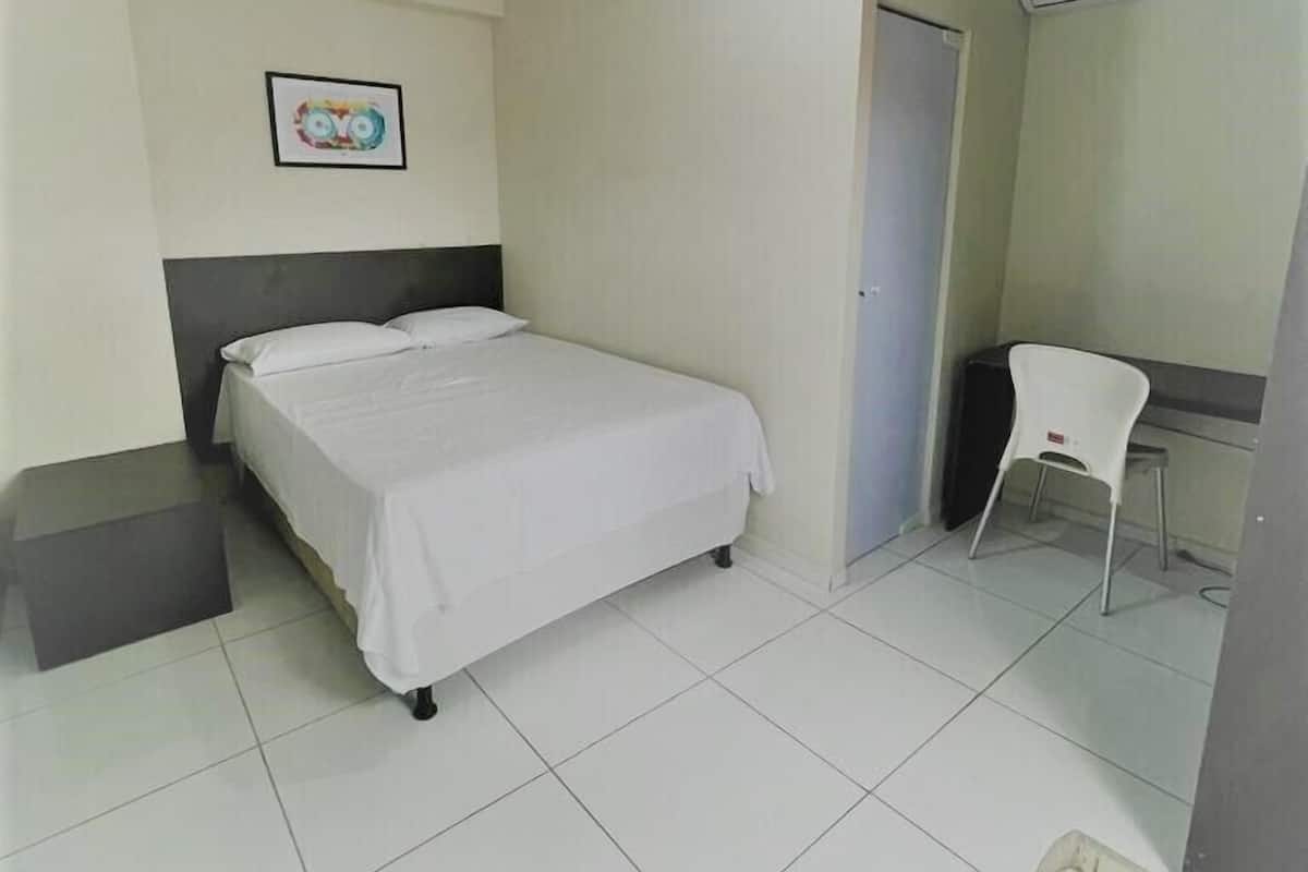 Deluxe Studio | 2 bedrooms, blackout curtains, iron/ironing board, free WiFi